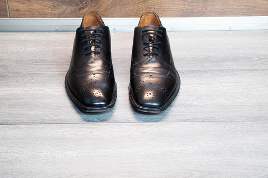 Johnston & Murphy Chaffin Medallion Dress Shoes