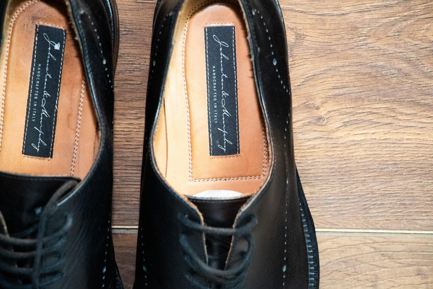 Johnston & Murphy Chaffin Medallion Dress Shoes