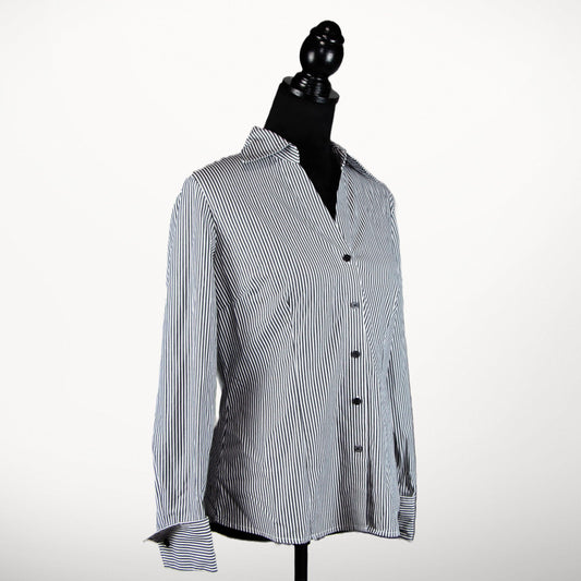 Worthington Long Sleeve Button-Down Shirt