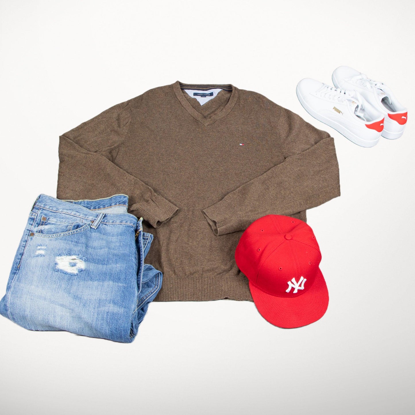 TOMMY HILFIGER ESSENTIAL V-NECK SWEATER - Sons of SPPhillips