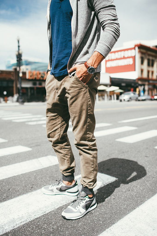 How to Wear Men’s Joggers with Style – From Work to Date Night - Sons of SPPhillips