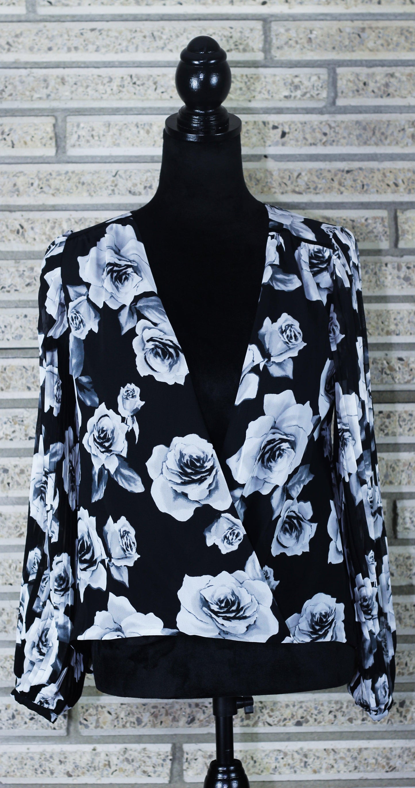 White House Black Market Long Sleeve Floral Blouse - Sons of SPPhillips