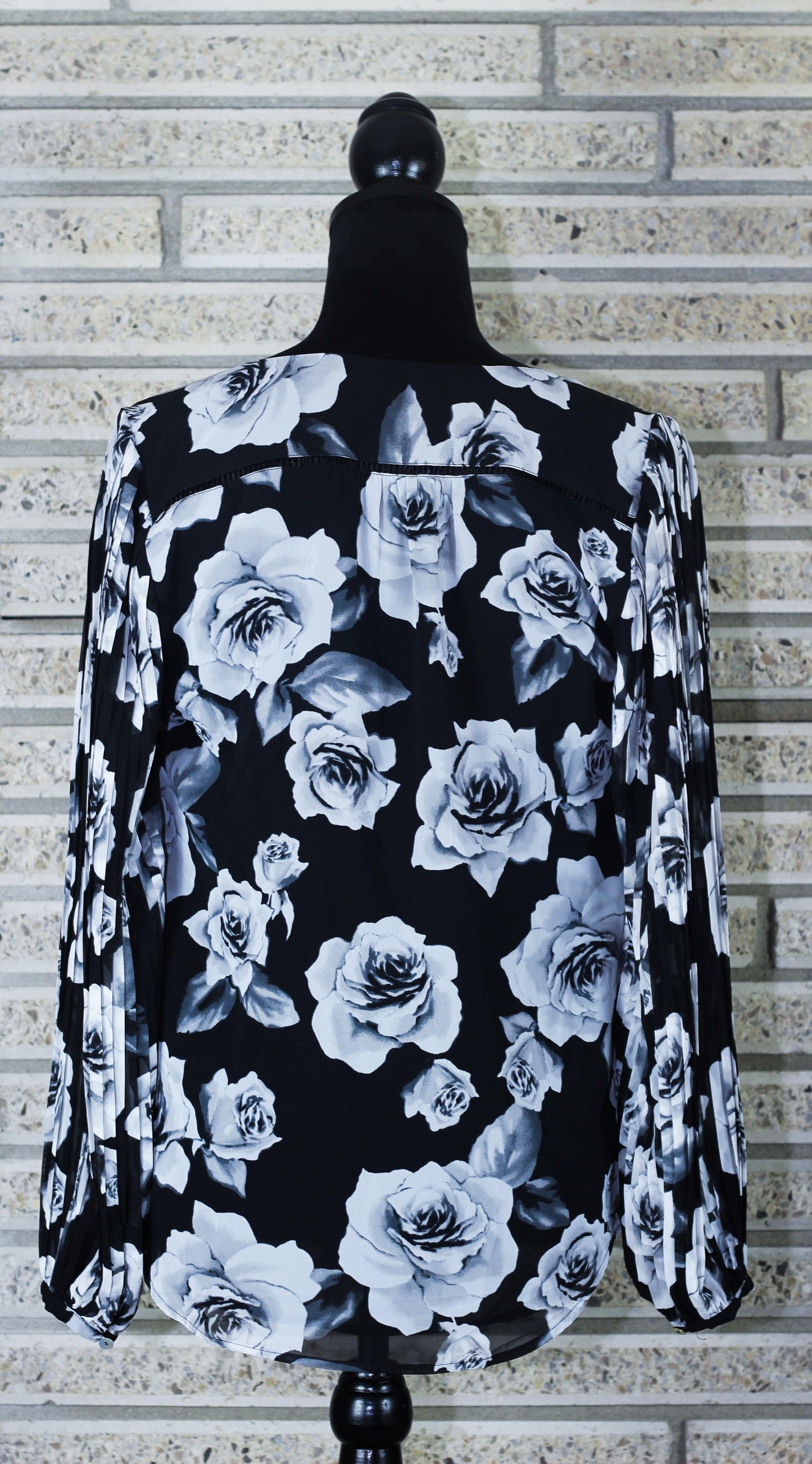 White House Black Market Long Sleeve Floral Blouse - Sons of SPPhillips