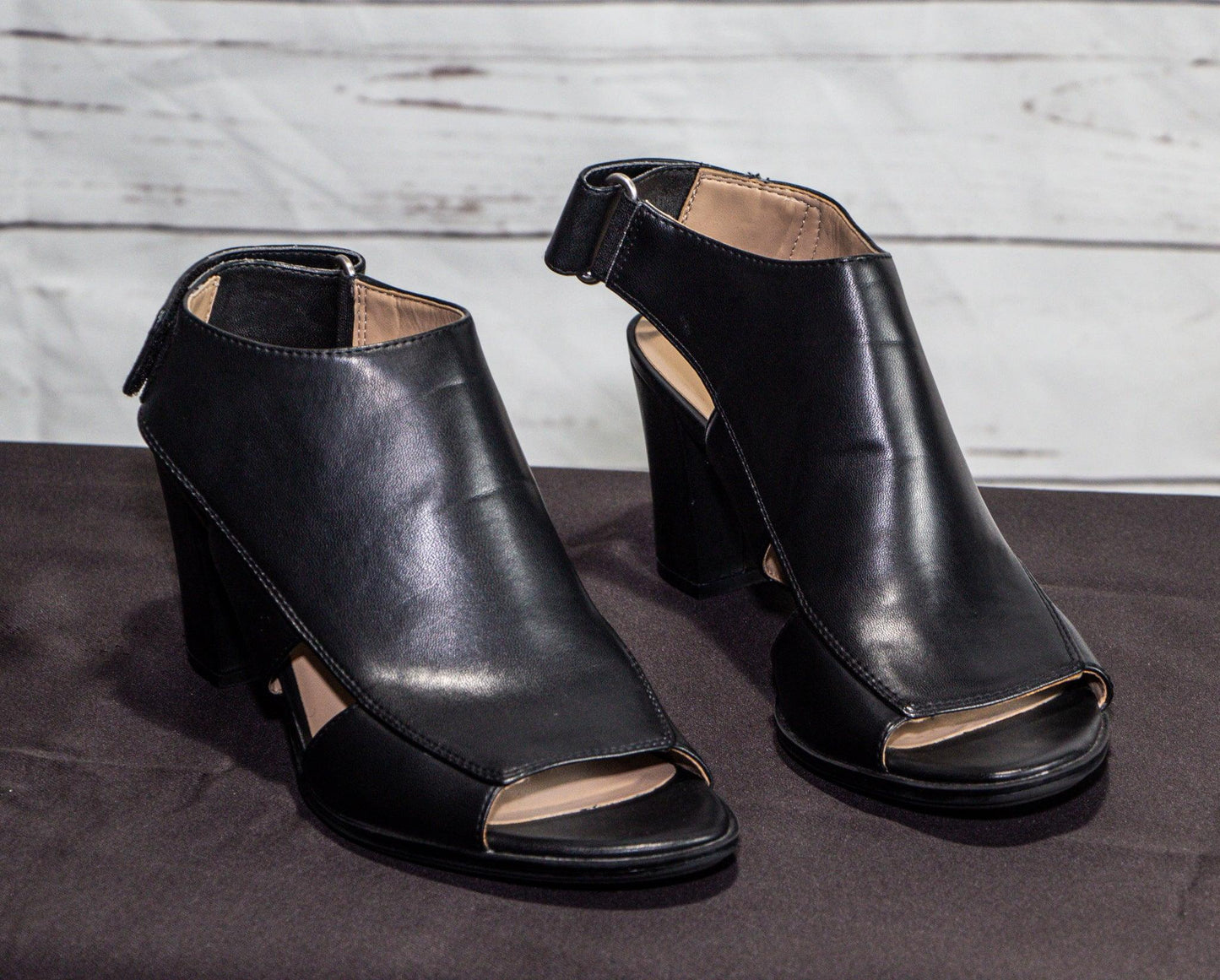 NATURALIZER LUCKY SANDAL - Sons of SPPhillips