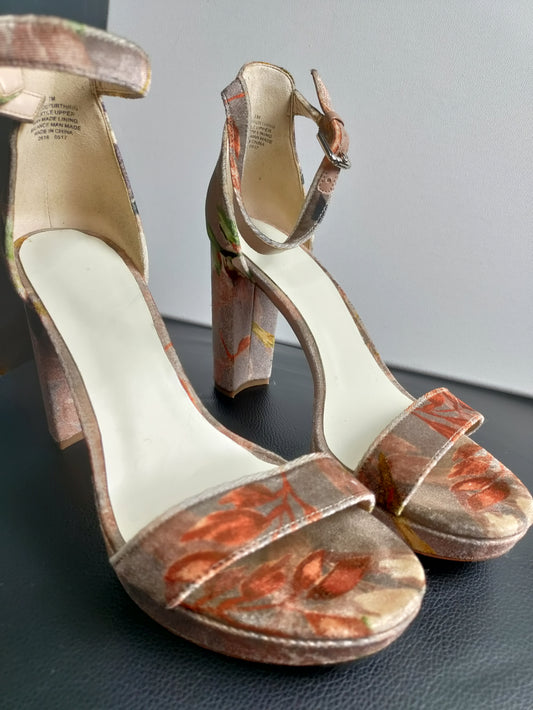 NINE WEST Women's Taupe Floral Do Yur Thing Strap