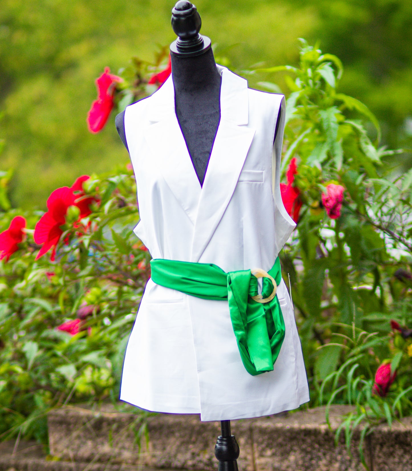 ELOQUII Sleeveless White Vest Jacket Ribbon Belt Elegant