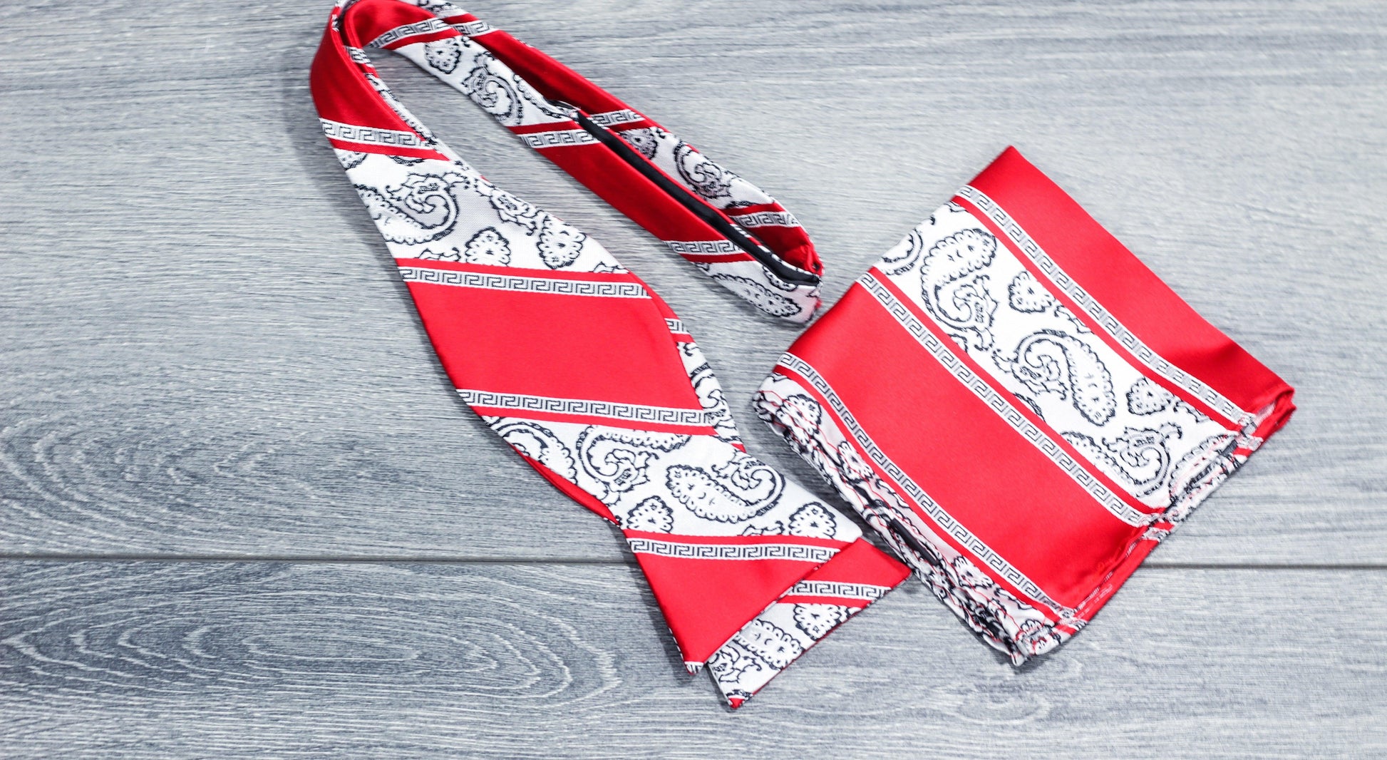 Paisley Print Silk Bow Tie Set - Sons of SPPhillips